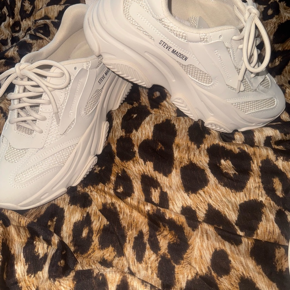 Steve Madden White Chunky Sneakers